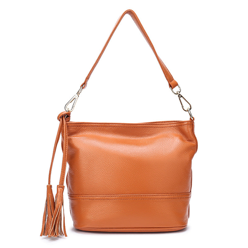 2022 new spring and summer top-layer cowhide women's shoulder bag Korean style genuine leather fashionable cowhide bucket crossbody bag