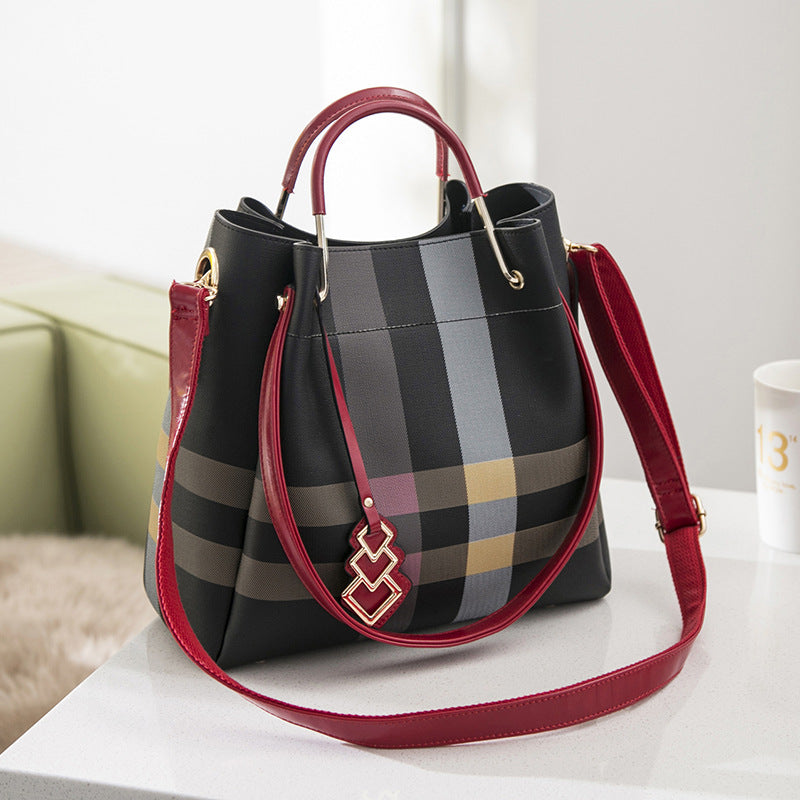 2022 New Women's Bags Trendy Plaid Stripe Bag Large Capacity Shoulder Bag Casual Portable Simple Large Bag