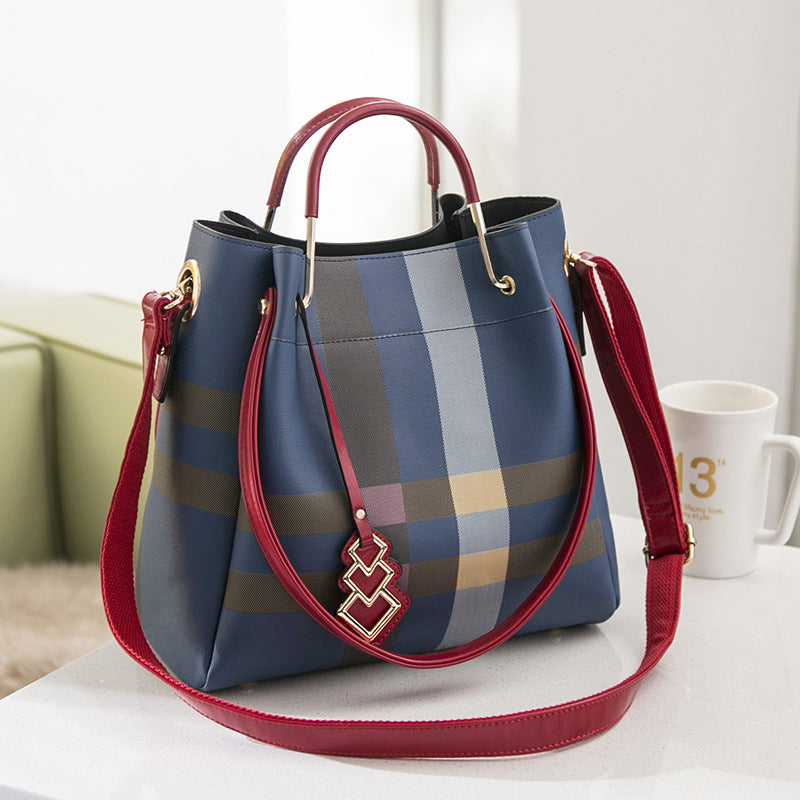 2022 New Women's Bags Trendy Plaid Stripe Bag Large Capacity Shoulder Bag Casual Portable Simple Large Bag