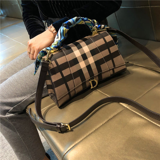 Hong Kong brand women's bag 2022 new tote bag commuter plaid fashionable texture one-shoulder crossbody handbag