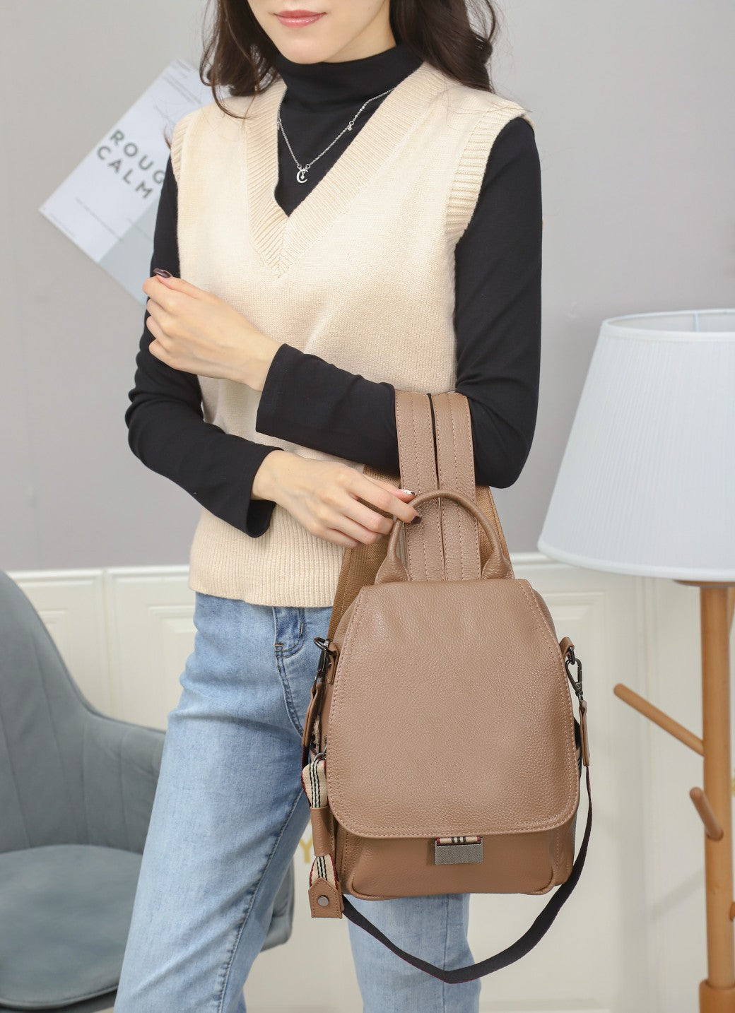 2022 Spring and Summer New Korean Style First Layer Cowhide Backpack Fashionable Travel Large Capacity Wear-Resistant Anti-Theft Women's Bag Trendy