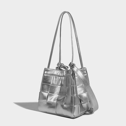 Fashionable silver armpit bag for women 2023 new popular niche woven handbag commuter bucket bag tote bag