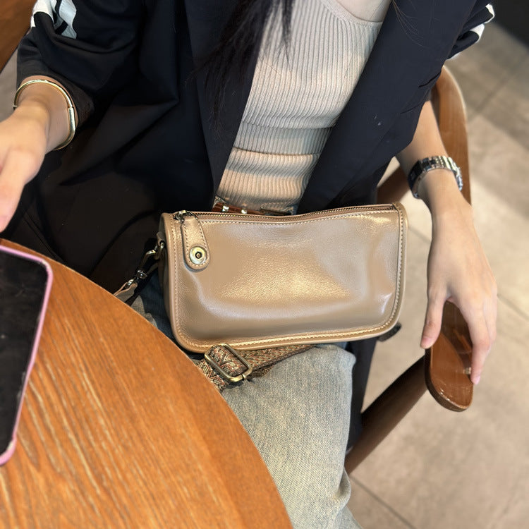 2023 Autumn and Winter New Genuine Leather Women's Bag Small Bag Fashionable and Versatile Niche Design Retro Cowhide One-Shoulder Crossbody Bag for Women