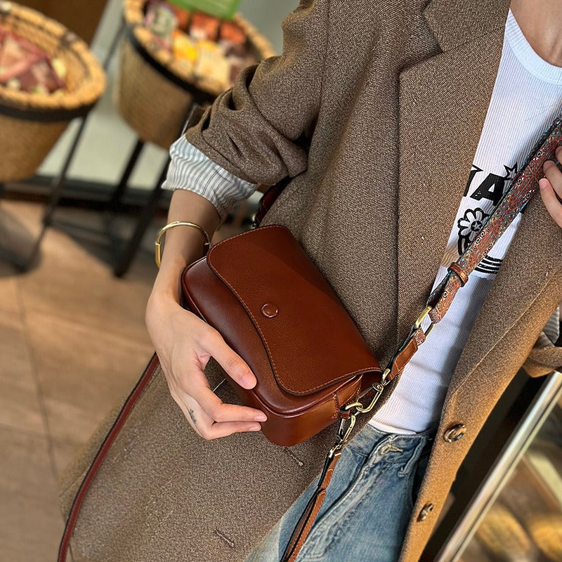 Cowhide small bag for women 2023 new summer genuine leather women's bag, high-end niche single shoulder crossbody bag, fashionable small square bag