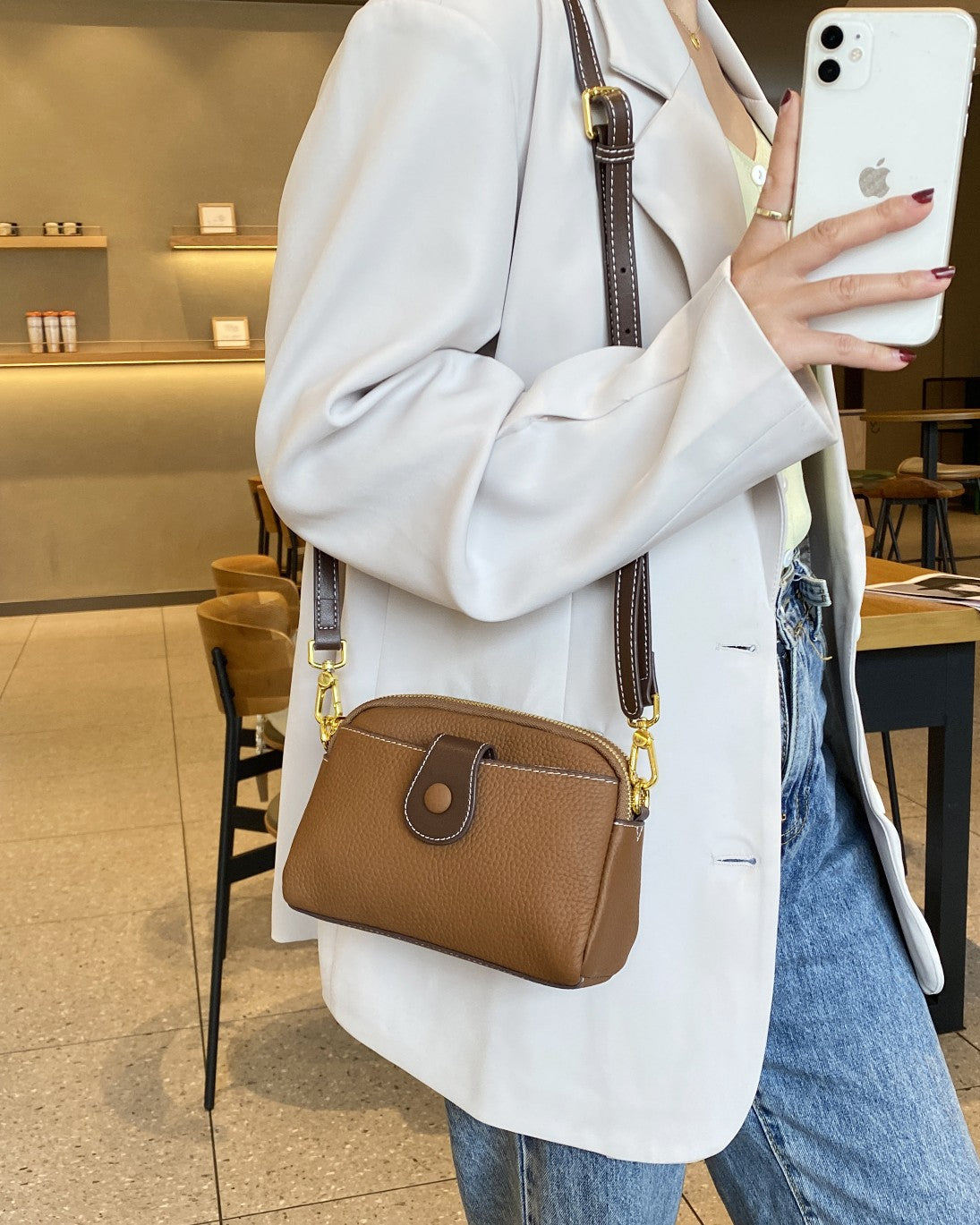 2022 spring new style European and American retro luggage and leather goods solid color small square bag genuine leather contrasting color crossbody bag