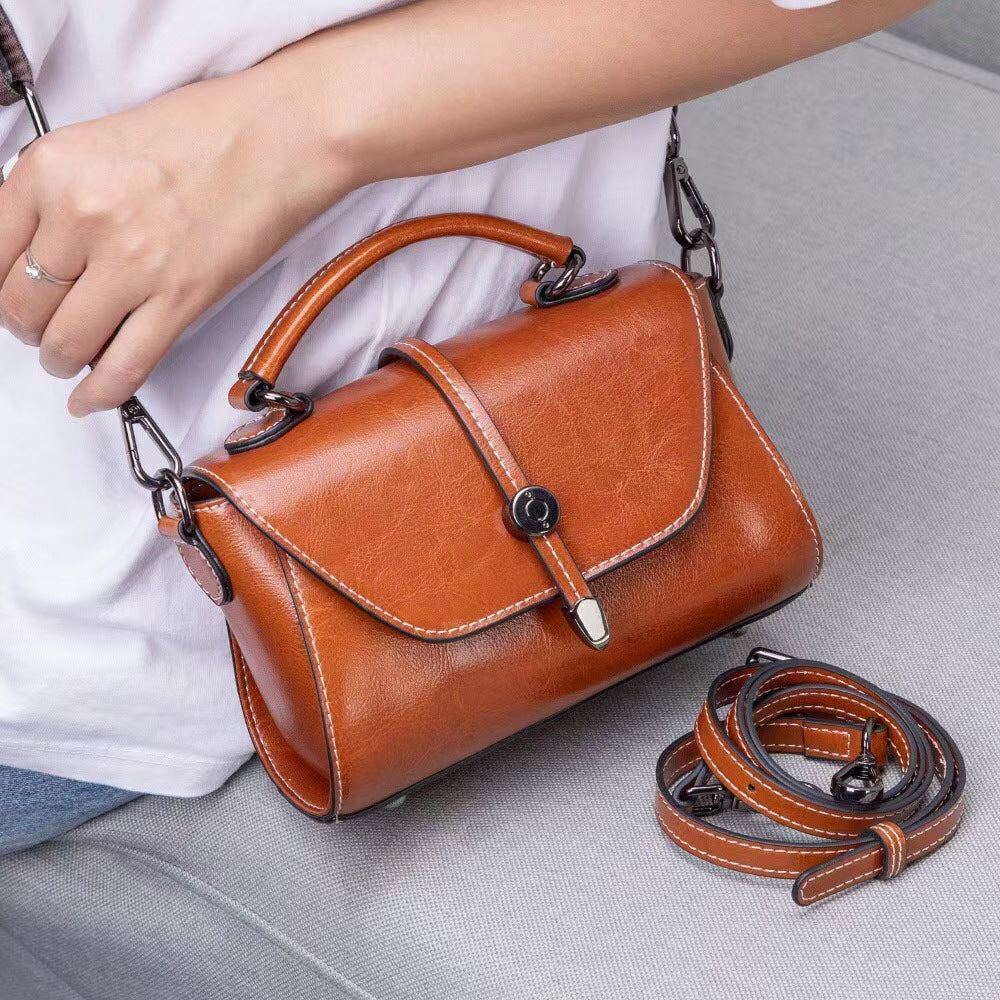 Bags for Women 2022 Autumn and Winter Internet Celebrity Single Shoulder Crossbody Bag Retro Chain Small Square Bag Versatile Oil Wax Leather Women’s Bag