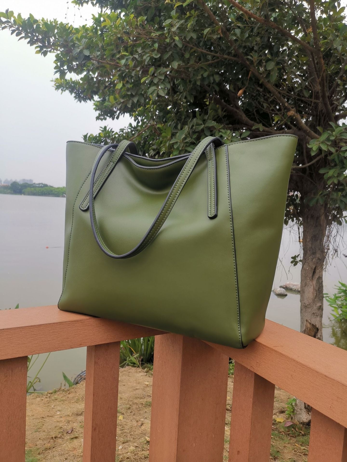 Women's big bag 202 new style genuine leather women's bag candy color large capacity shoulder handheld tote bag ready for delivery