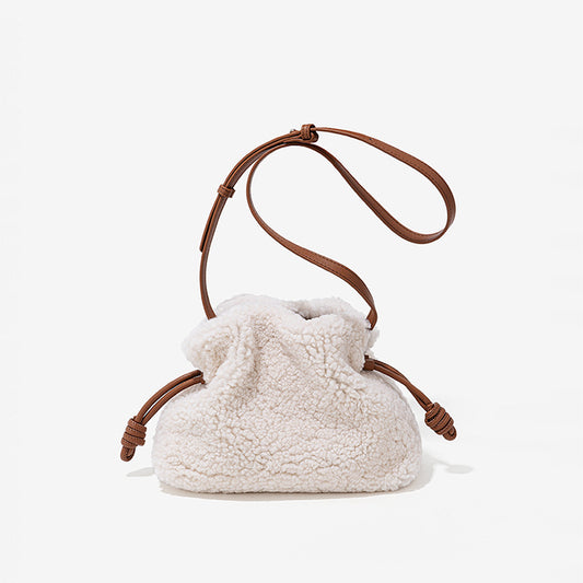 Autumn and winter new lamb wool drawstring lucky bag bag, gentle style, versatile plush bag, casual shoulder crossbody bag