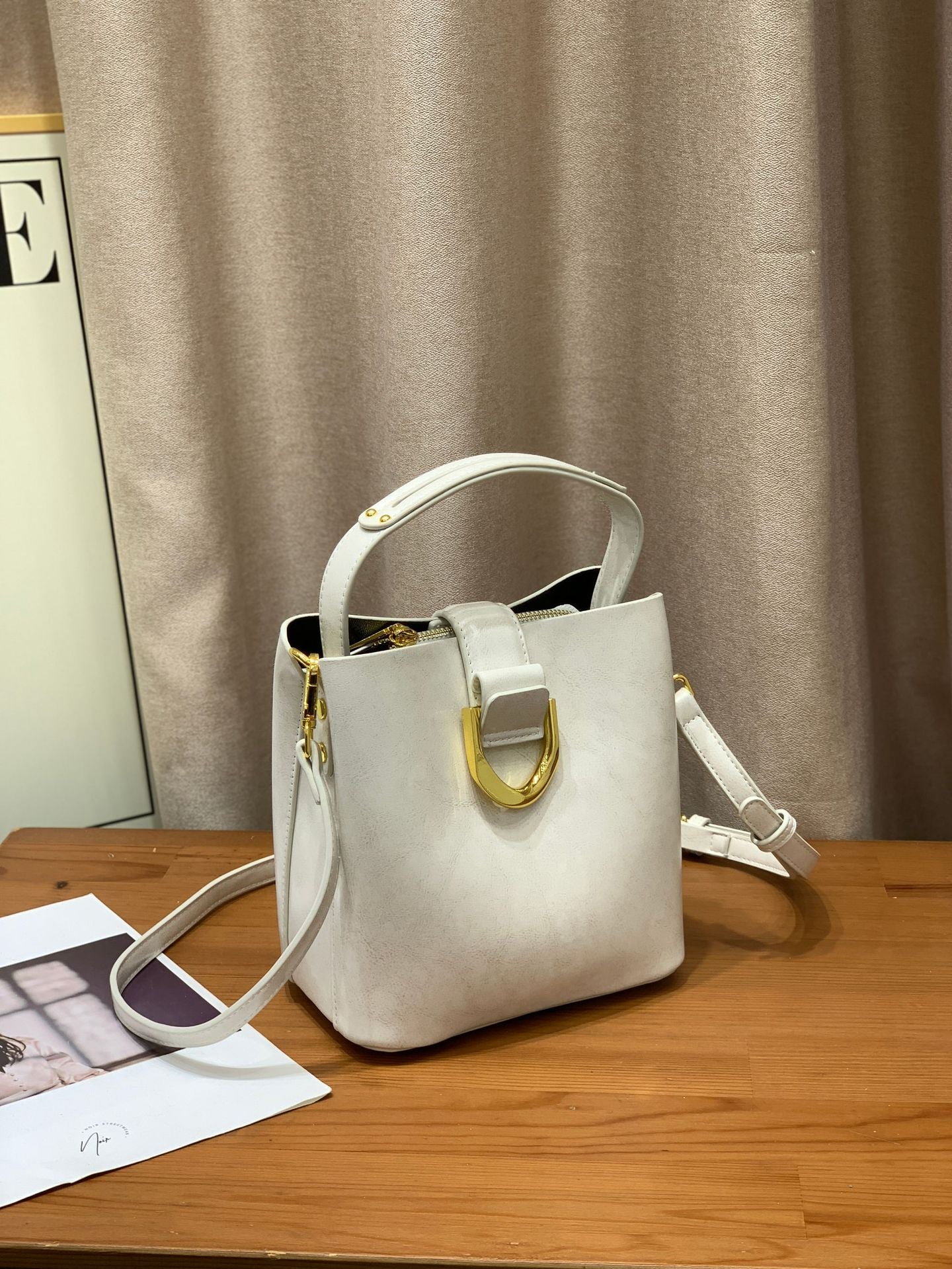 2023 New Genuine Leather Women's Bags Casual Bags Women's Fashion Shoulder Bags Versatile Underarm Bags Simple Style Bags Delivery