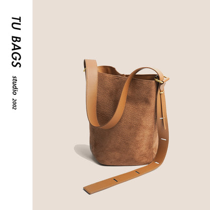 Genuine leather bucket bag for women 2023 autumn and winter new retro style large-capacity suede tote bag commuting cross-body shoulder bag