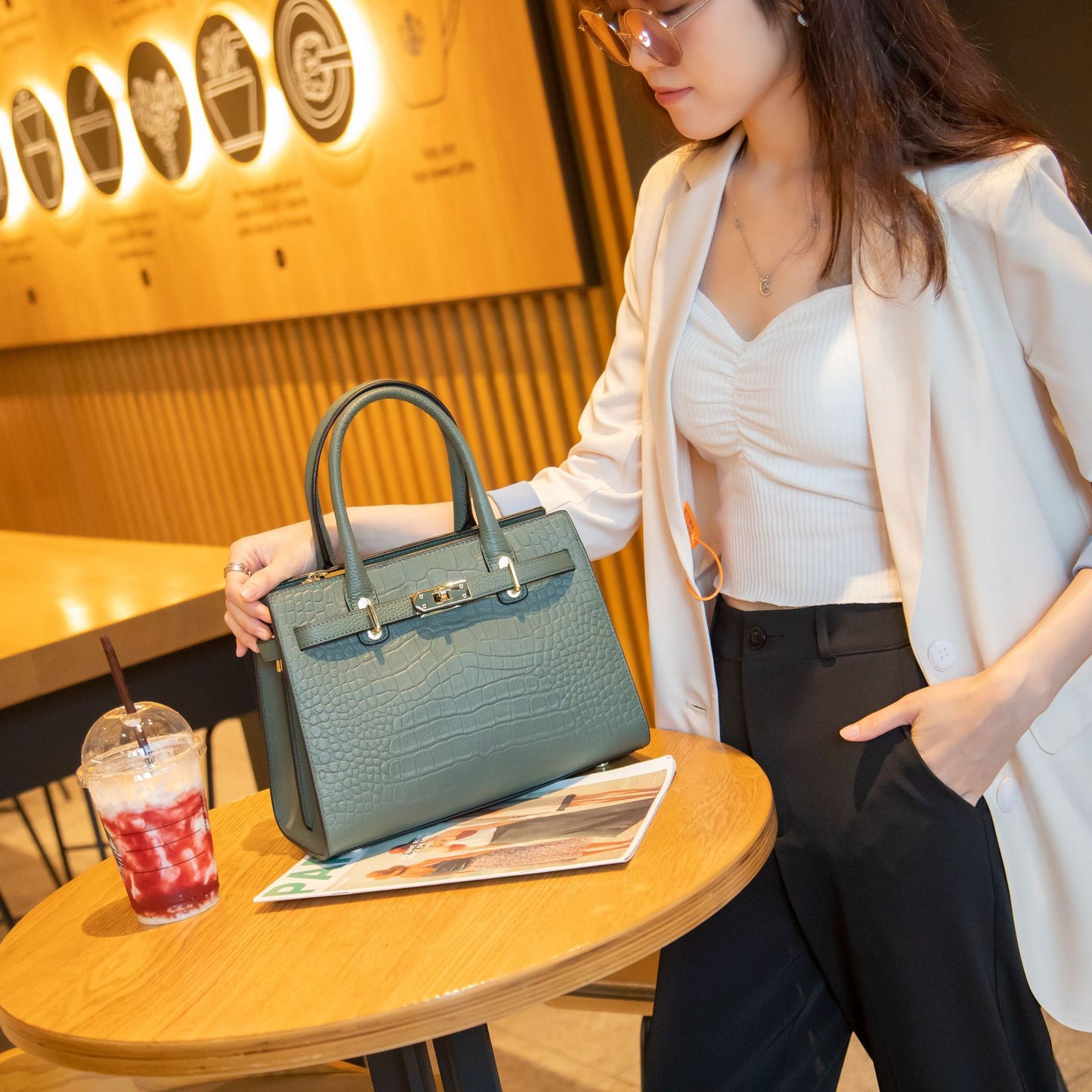 Genuine leather women's bag wholesale handbag fashion crocodile pattern shoulder bag embossed first layer cowhide cross-body bag 2022 autumn and winter