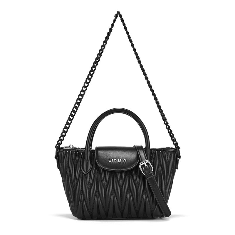 High-end bags for women, large capacity, popular this year, 2023 new pleated chain shoulder large bag, commuter tote bag