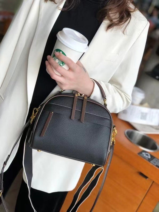 2022 new autumn and winter first-layer cowhide niche single-shoulder small square bag fashionable wide shoulder strap casual portable crossbody bag for women