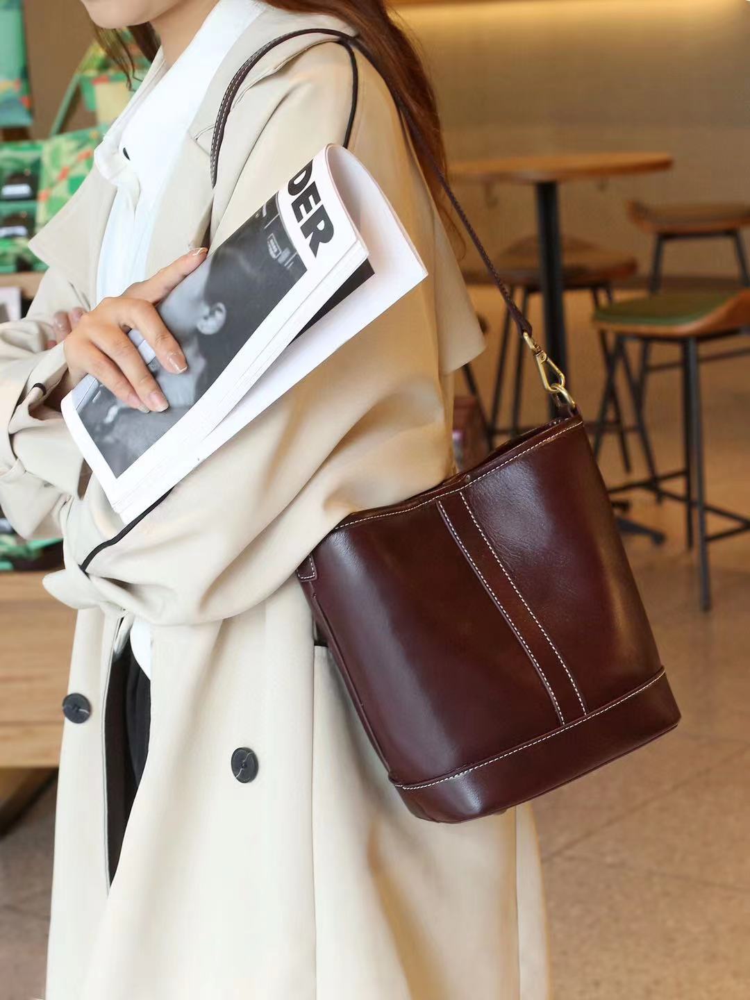 Guangzhou Genuine Leather Women's Bag Wholesale Fashion Handbag Portable Genuine Leather Bucket Bag First Layer Vegetable Tanned Cowhide Crossbody Bag Women