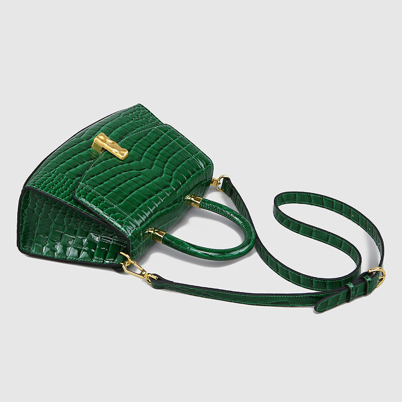 2023 new green high-end crocodile pattern women's handbag, fashionable and versatile niche design one-shoulder crossbody bag