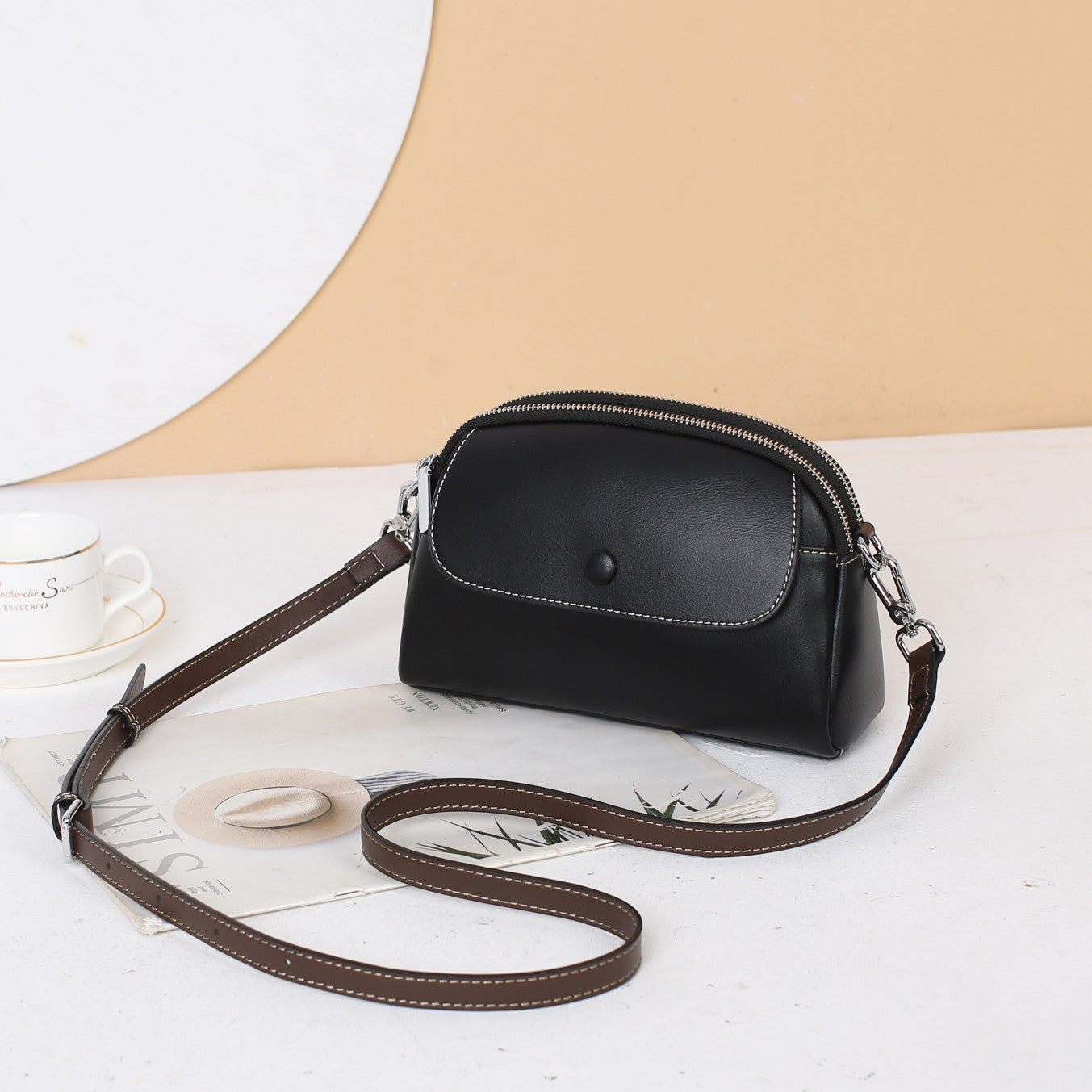 Cross-border export genuine leather women's bag 2022 new first-layer cowhide mobile phone bag women's shoulder small bag casual crossbody bag