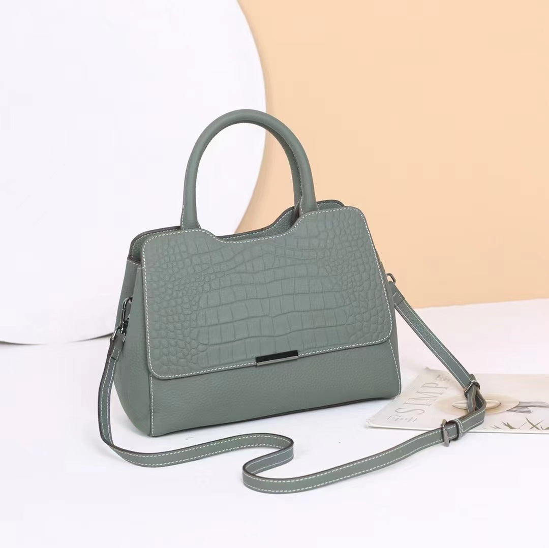 Women's bag niche 2022 new women's bag handbag large capacity genuine leather shoulder bag women's Guangzhou women's bag diagonal fashion