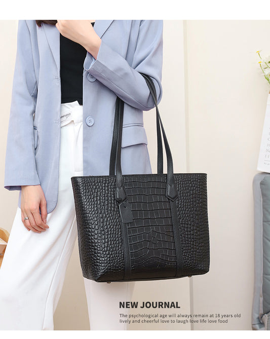 Large-capacity high-end tote bag, versatile large bag, women's bag 2023 new autumn and winter crocodile pattern commuter shoulder bag