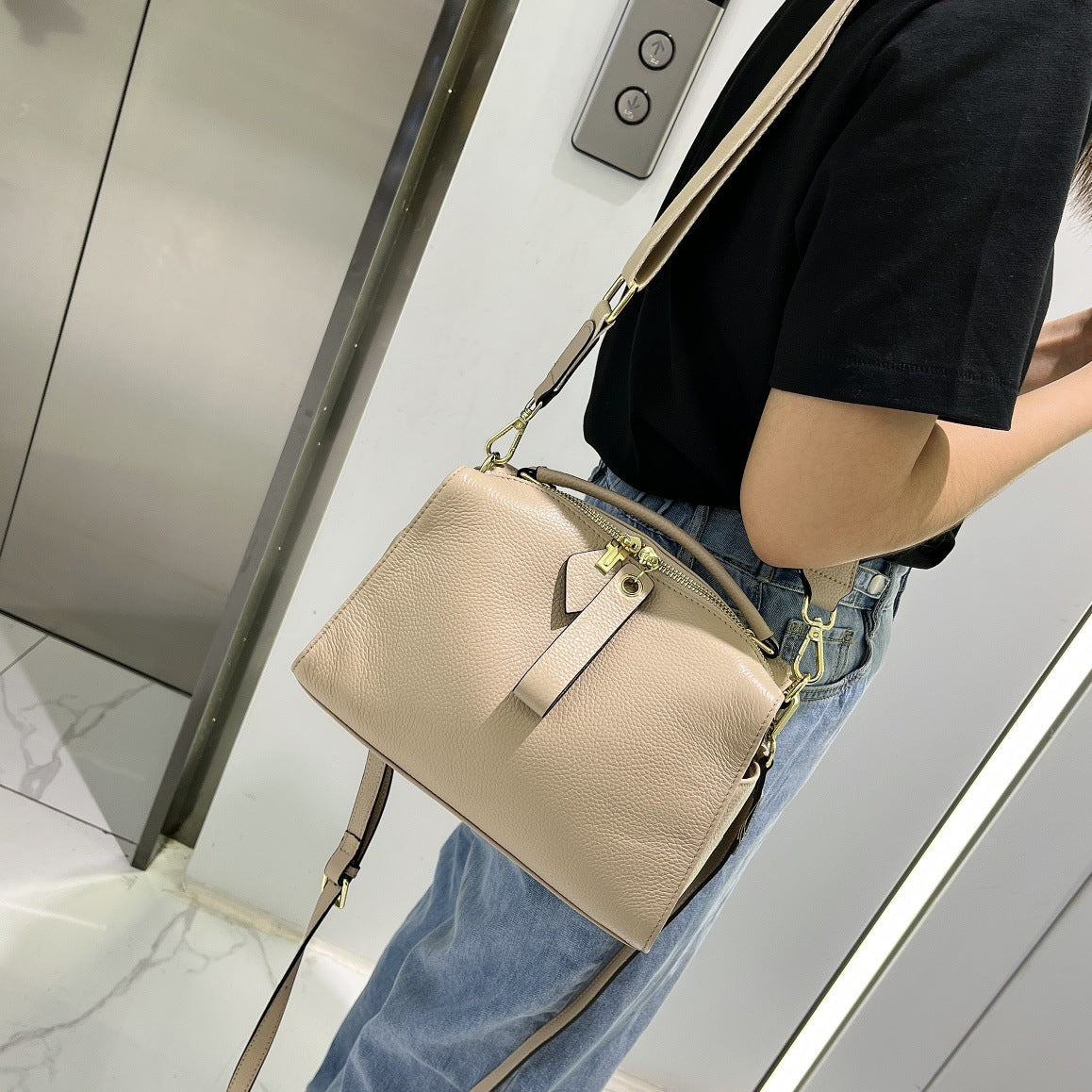 Bags for Women 2022 New Summer First-layer Cowhide Small Square Bag Personalized Versatile Genuine Leather Tassel Pillow Bag Women’s Crossbody