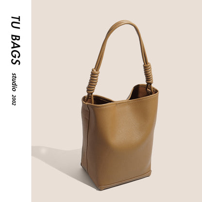 Genuine leather bucket bag for women 2023 new tote bag twist rope soft cowhide retro lazy style armpit bag handbag