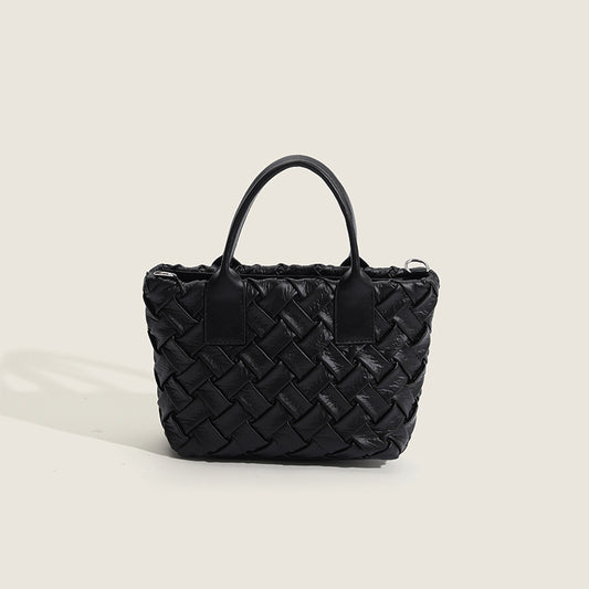 High-end woven bag for women 2023 new commuter tote bag, versatile armpit bag, casual shoulder crossbody bag