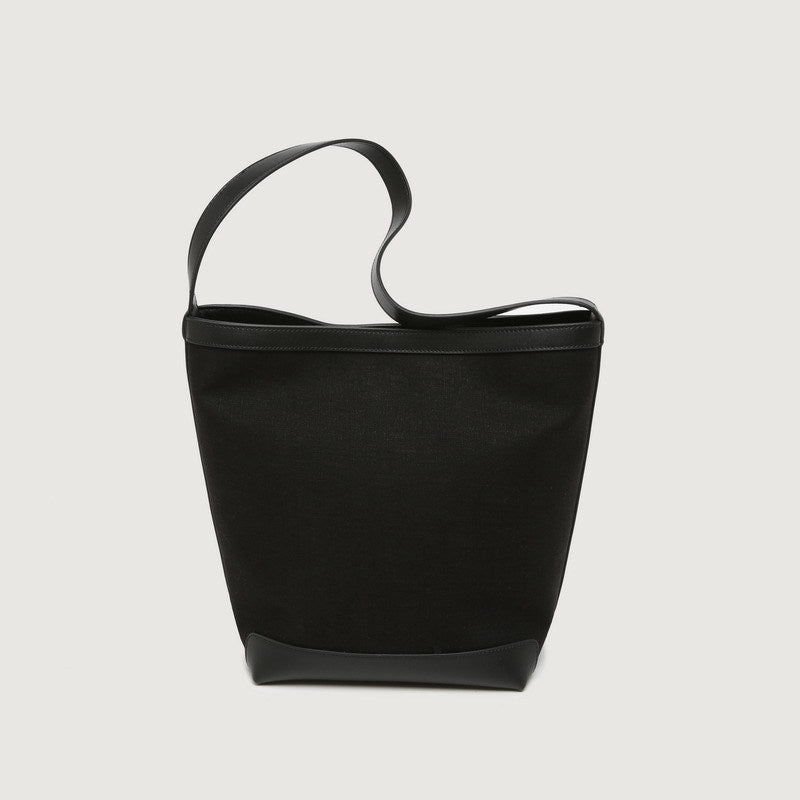 Canvas Bucket Bag 2023 New Fashion Versatile Tote Bag Women's Autumn Large Capacity Single Shoulder Cylindrical Commuting Bag