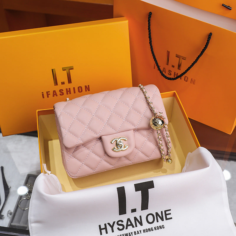 Hong Kong purchasing Xiaoxiangfeng light luxury brand women's bag 2020 new trendy Internet celebrity fashion crossbody bag chain bag