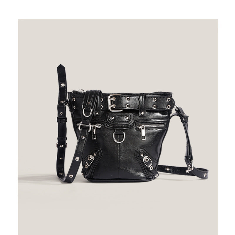 2023 new summer fashion versatile dark rivet heavy motorcycle bucket bag shoulder crossbody bag women's trendy