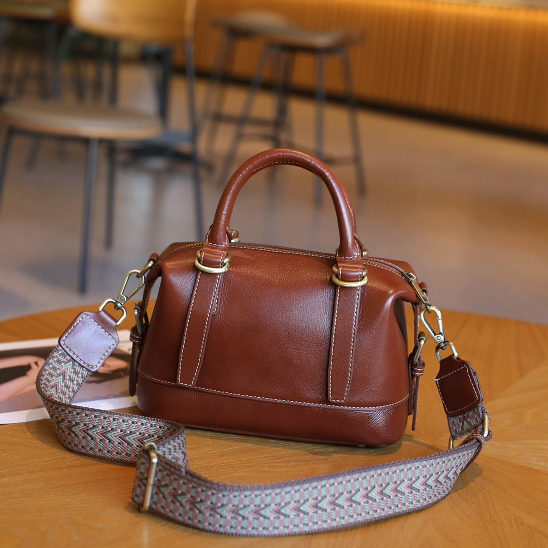 Plant-glued cowhide Boston large bag for women 2023 new style foreign style portable shoulder crossbody bag women's pillow genuine leather women's bag