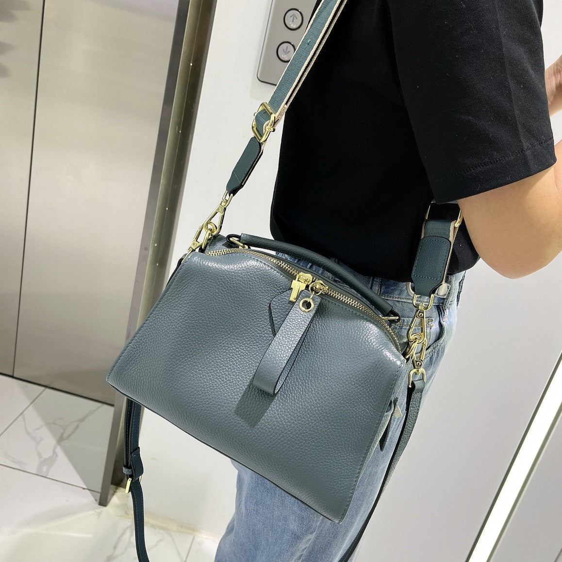 Bags for Women 2022 New Summer First-layer Cowhide Small Square Bag Personalized Versatile Genuine Leather Tassel Pillow Bag Women’s Crossbody